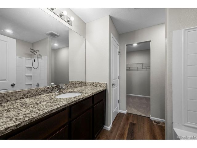 2082 Monte Vista Dr, Lochbuie, CO 80603