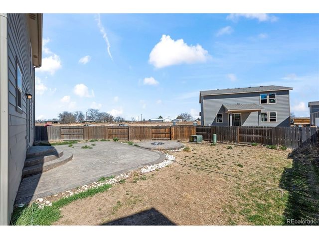 2082 Monte Vista Dr, Lochbuie, CO 80603