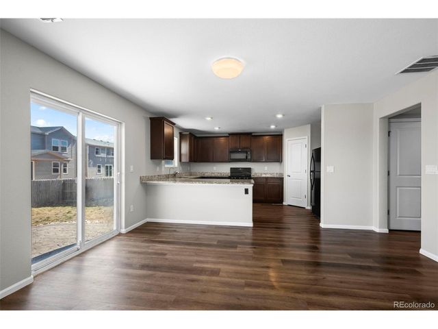 2082 Monte Vista Dr, Lochbuie, CO 80603