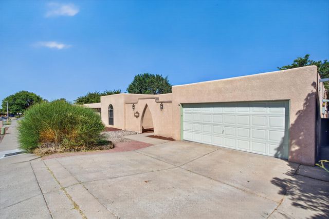 1129 Monte Largo Drive NE, Albuquerque, NM 87123