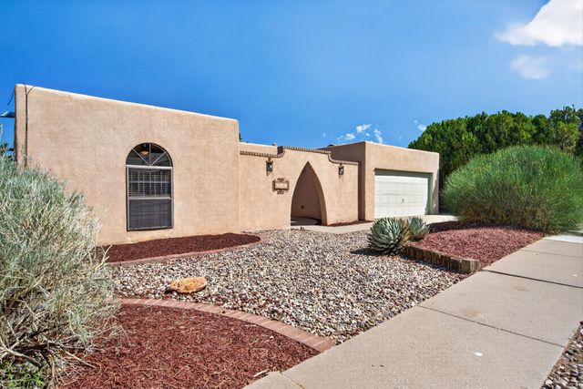 1129 Monte Largo Drive NE, Albuquerque, NM 87123