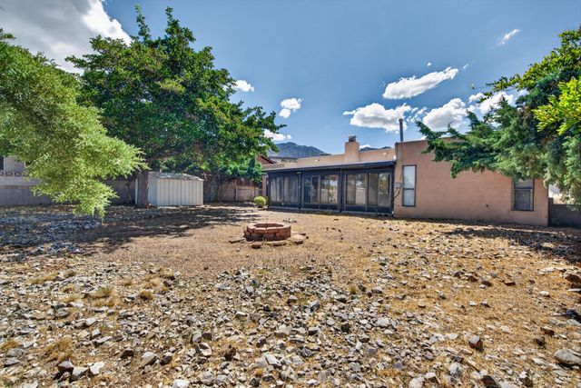 1129 Monte Largo Drive NE, Albuquerque, NM 87123