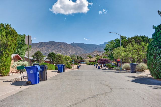 1129 Monte Largo Drive NE, Albuquerque, NM 87123