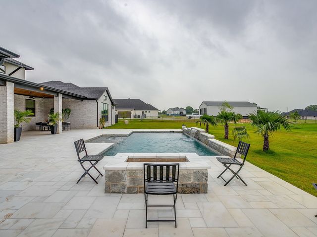 473 Royal Santana Run, Weatherford, TX 76087