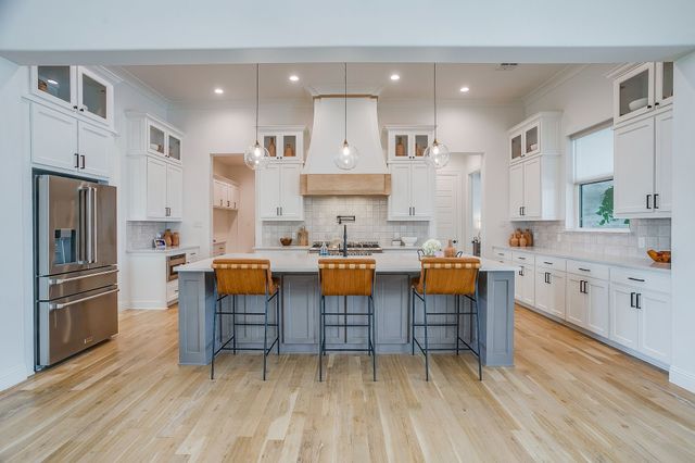 473 Royal Santana Run, Weatherford, TX 76087