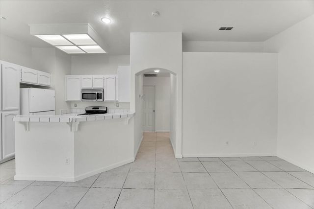 8575 Black Kite Dr, Elk Grove, CA 95624