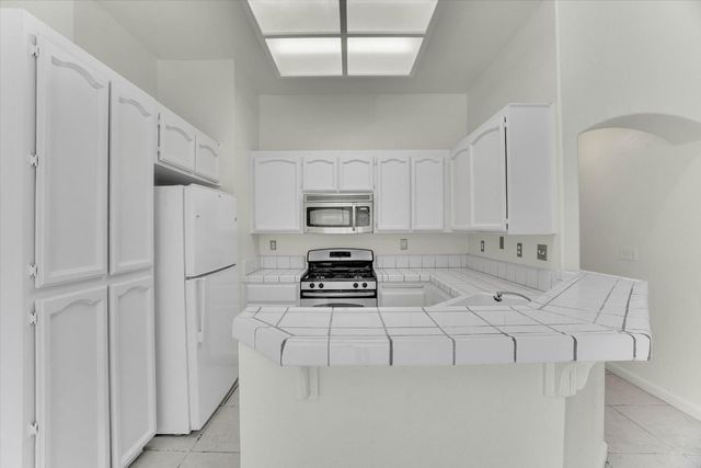 8575 Black Kite Dr, Elk Grove, CA 95624