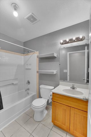 8575 Black Kite Dr, Elk Grove, CA 95624