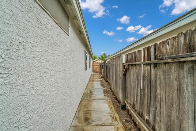 8575 Black Kite Dr, Elk Grove, CA 95624