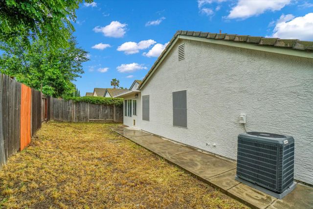 8575 Black Kite Dr, Elk Grove, CA 95624