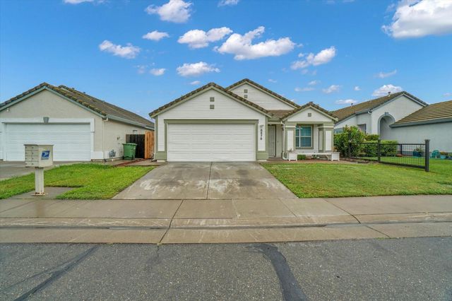 8575 Black Kite Dr, Elk Grove, CA 95624