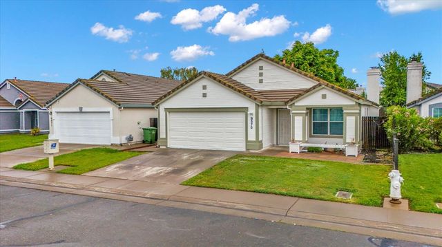 8575 Black Kite Dr, Elk Grove, CA 95624