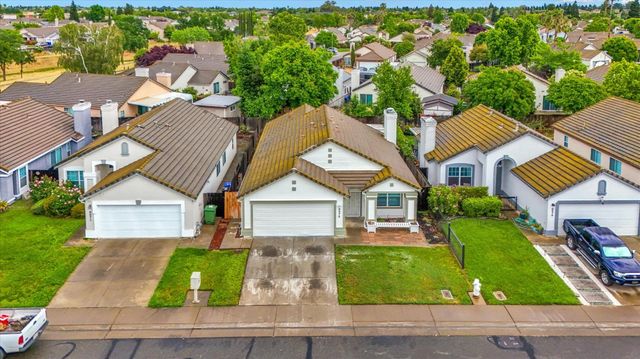 8575 Black Kite Dr, Elk Grove, CA 95624