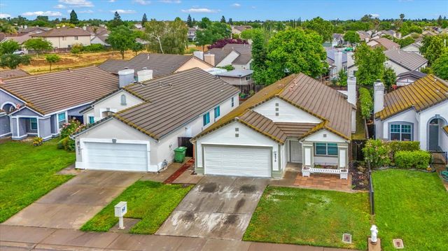 8575 Black Kite Dr, Elk Grove, CA 95624