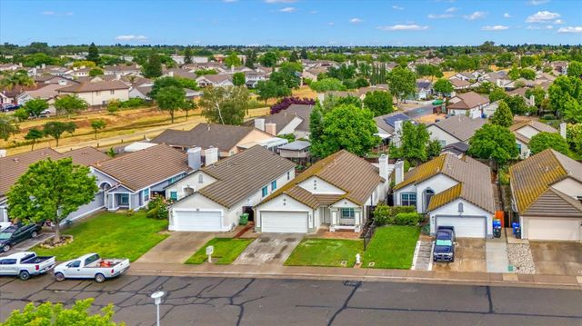 8575 Black Kite Dr, Elk Grove, CA 95624