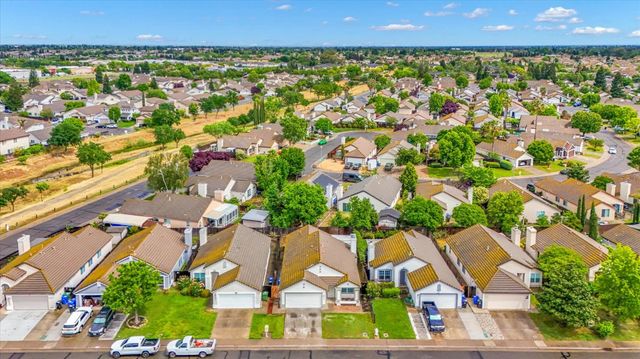 8575 Black Kite Dr, Elk Grove, CA 95624