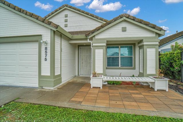 8575 Black Kite Dr, Elk Grove, CA 95624