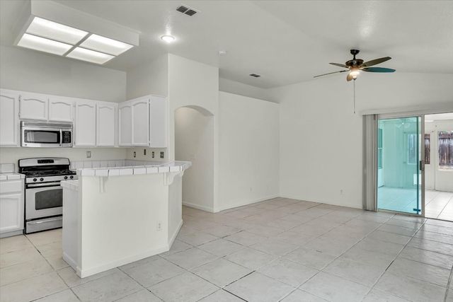 8575 Black Kite Dr, Elk Grove, CA 95624