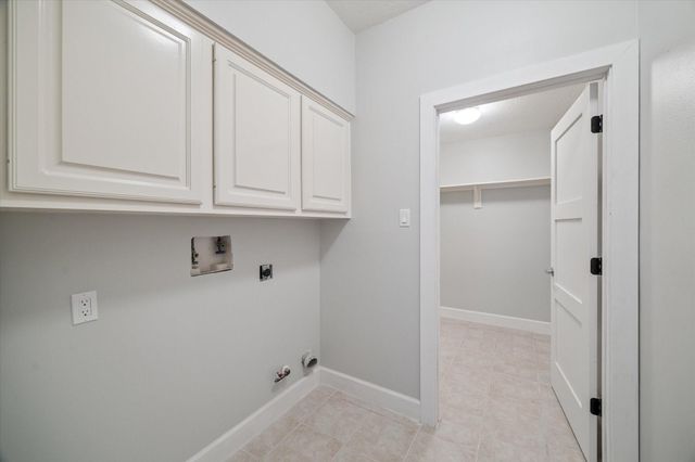 2803 N Strathford Lane, Houston, TX 77345