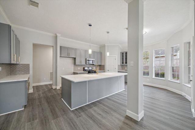 2803 N Strathford Lane, Houston, TX 77345