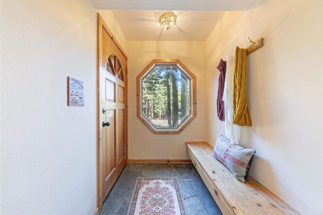 15511 Northwoods Boulevard, Truckee, CA 96161