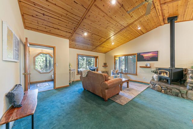 15511 Northwoods Boulevard, Truckee, CA 96161