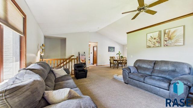1605 S Aberdeen Ave, Sioux Falls, SD 57106
