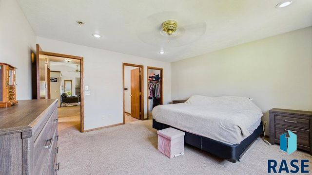 1605 S Aberdeen Ave, Sioux Falls, SD 57106