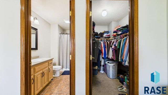 1605 S Aberdeen Ave, Sioux Falls, SD 57106