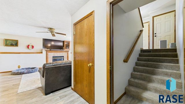 1605 S Aberdeen Ave, Sioux Falls, SD 57106