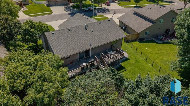 1605 S Aberdeen Ave, Sioux Falls, SD 57106