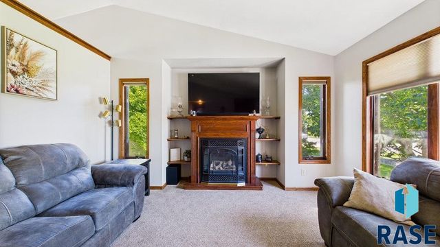 1605 S Aberdeen Ave, Sioux Falls, SD 57106