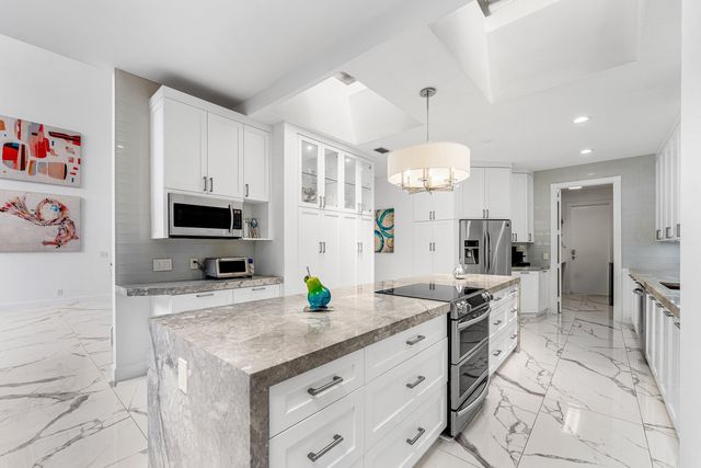 5863 Waterford, Boca Raton, FL 33496