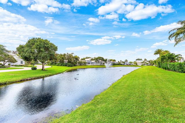5863 Waterford, Boca Raton, FL 33496