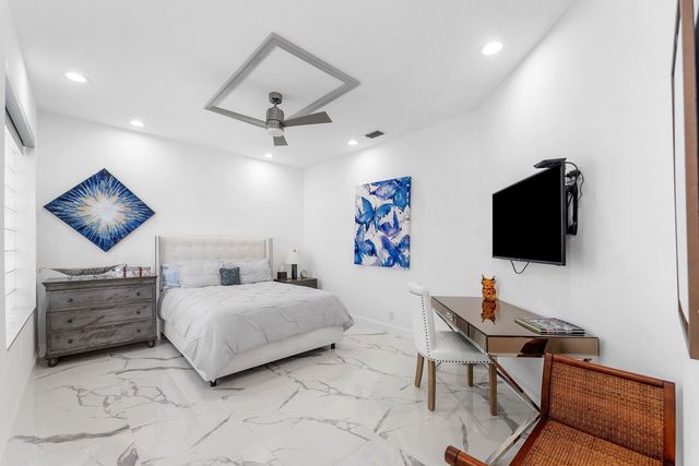 5863 Waterford, Boca Raton, FL 33496