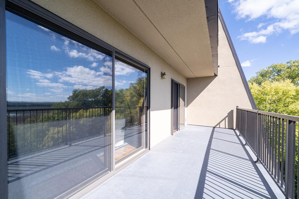 8121 34th Avenue S 308, Bloomington, MN 55425 — photo 2
