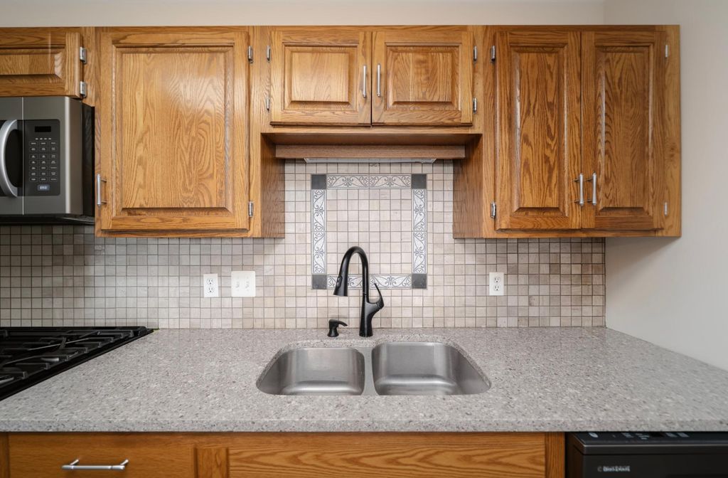 8121 34th Avenue S 308, Bloomington, MN 55425 — photo 5
