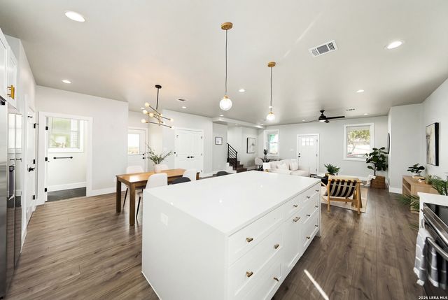 423 N Mesquite St, San Antonio, TX 78202