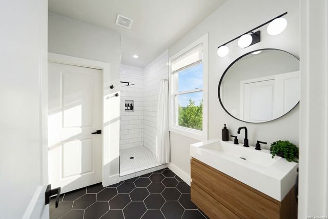 423 N Mesquite St, San Antonio, TX 78202