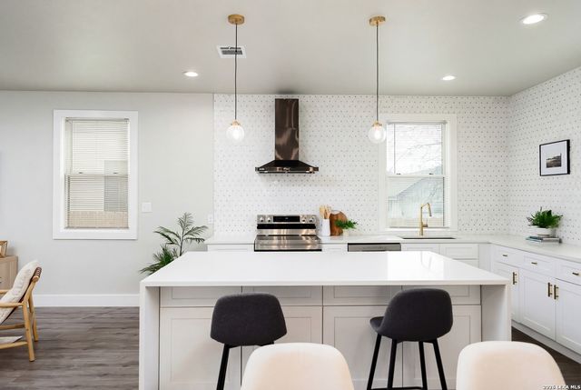 423 N Mesquite St, San Antonio, TX 78202