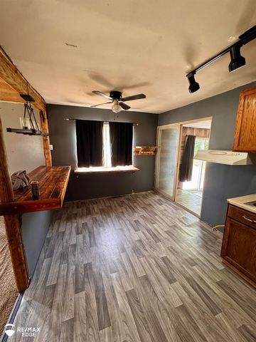 1418 W Juliah Avenue, Flint, MI 48505