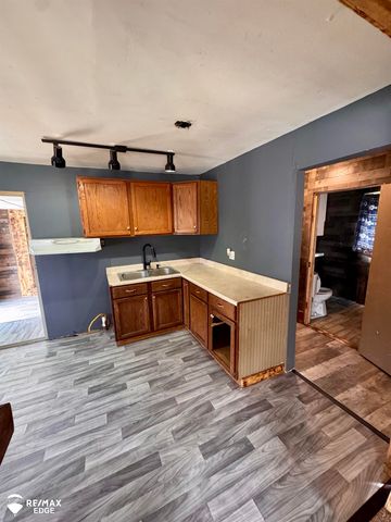 1418 W Juliah Avenue, Flint, MI 48505
