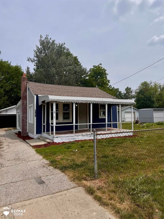 1418 W Juliah Avenue, Flint, MI 48505