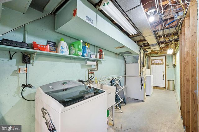 817 SURREY LN, Glenolden, PA 19036