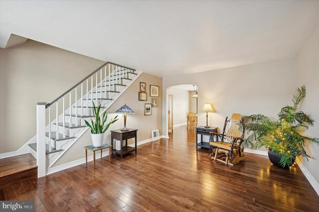 817 SURREY LN, Glenolden, PA 19036