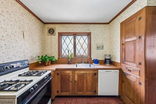 43 Ridgeview Ave, West Orange Twp., NJ 07052