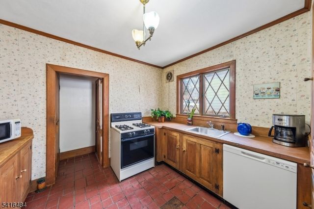 43 Ridgeview Ave, West Orange Twp., NJ 07052