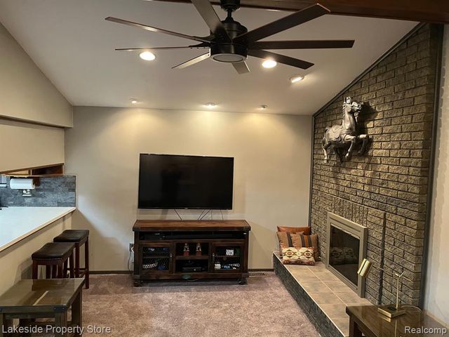 40430 Shakespeare Drive, Sterling Heights, MI 48313