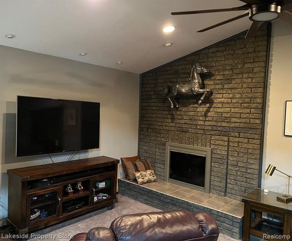 40430 Shakespeare Drive, Sterling Heights, MI 48313