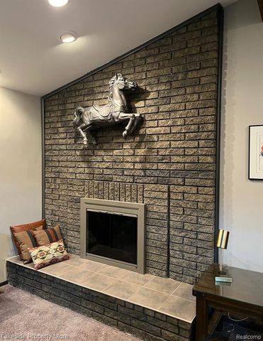 40430 Shakespeare Drive, Sterling Heights, MI 48313